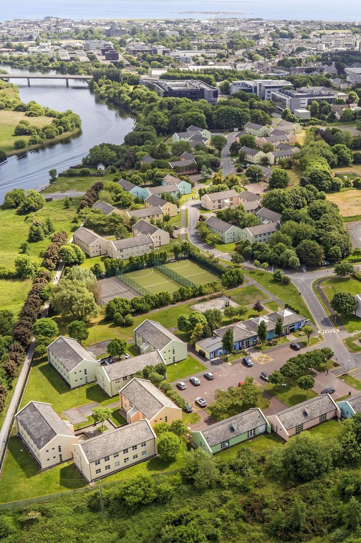 Corrib Village Apartments University Of Galway 골웨이 외부 사진